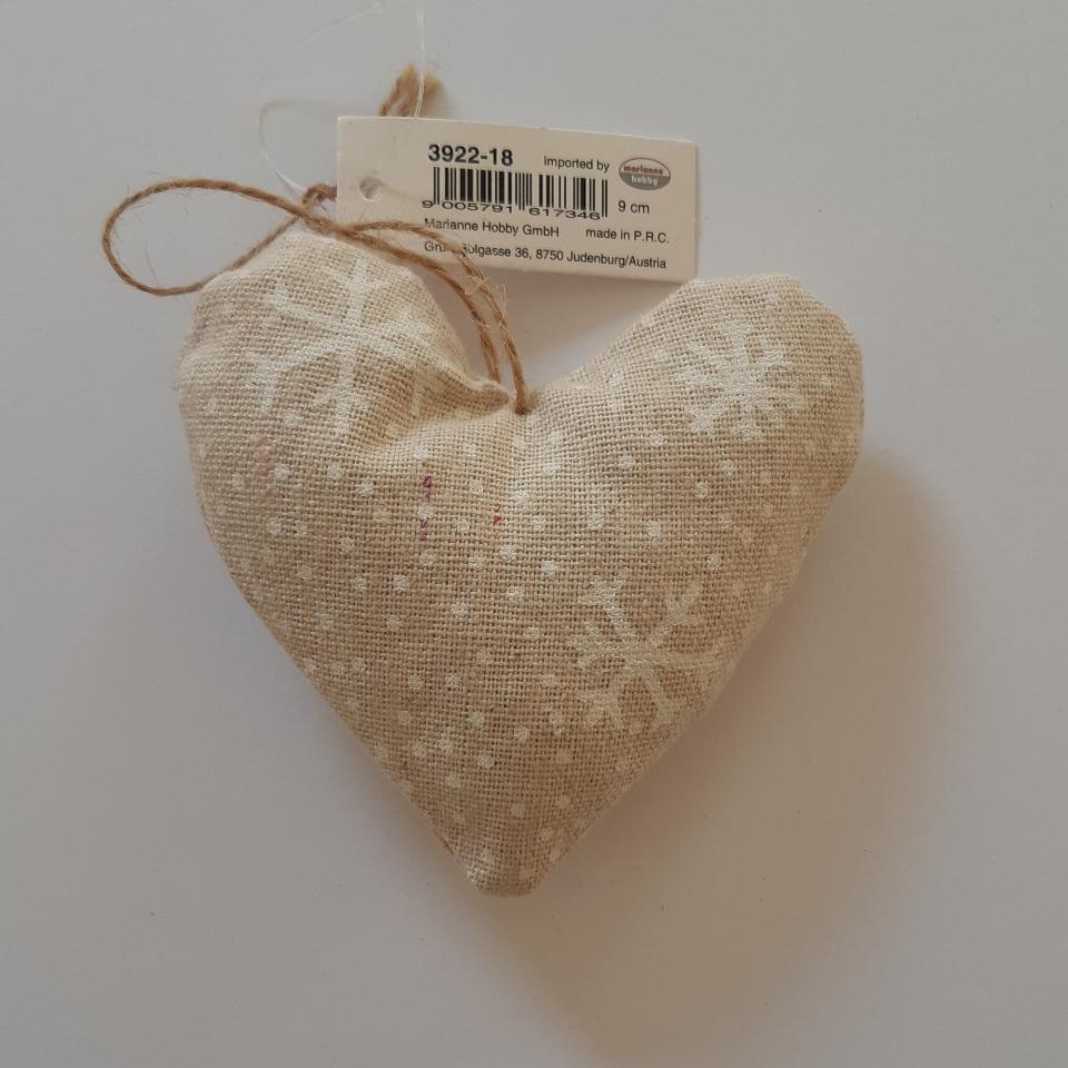 Cuore di tessuto imbottito marianne hobby colore beige 8x10cm