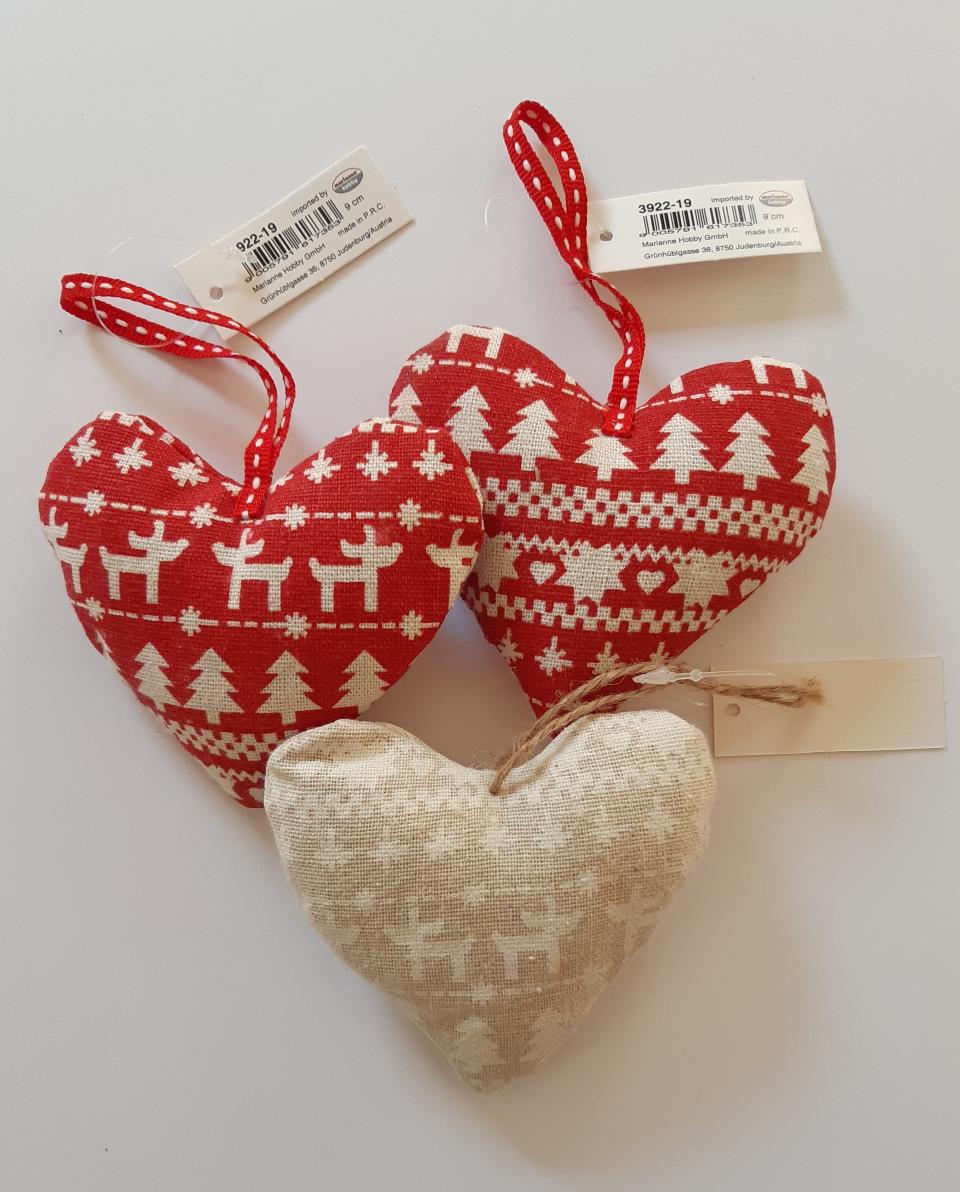 Cuore di tessuto imbottito marianne hobby colore rosso 8x10cm