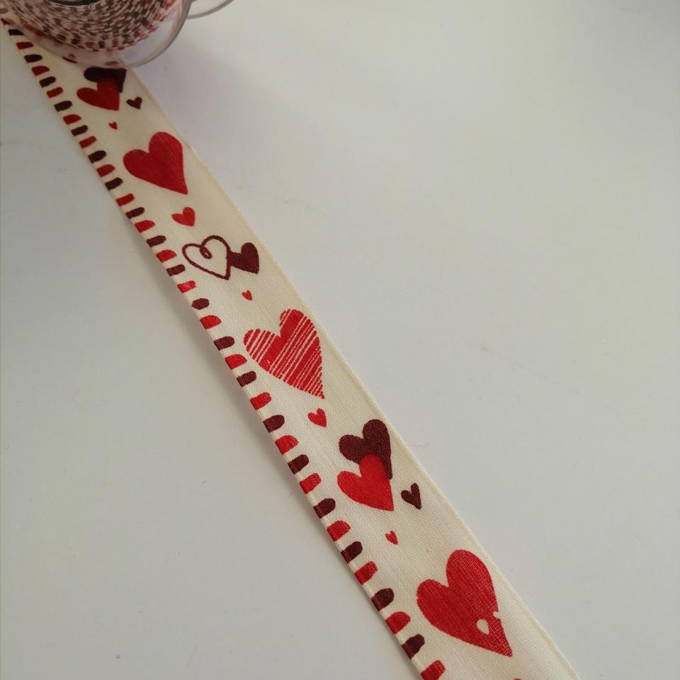 nastro panna con cuori rossi Goldina 25 mm x 1mt