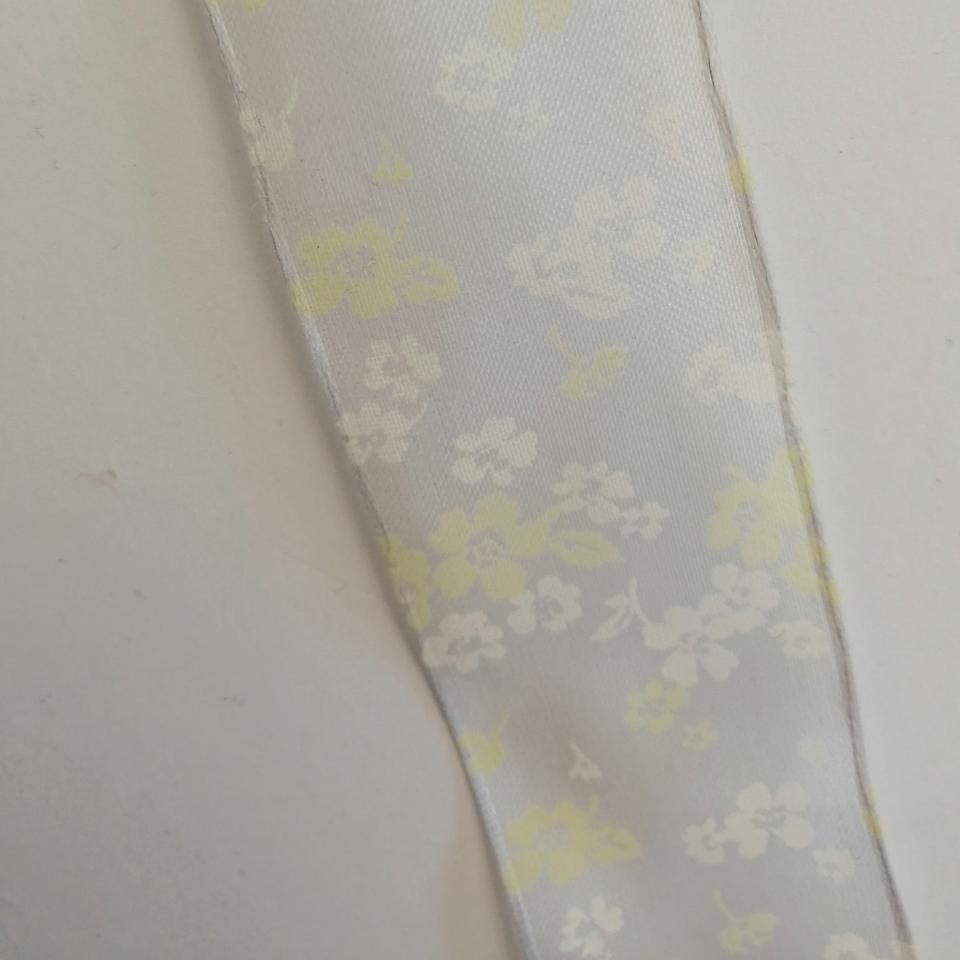 nastro raso bianco con fiorellini bianchi e gialli  marianne hobby 40 mm x 1mt