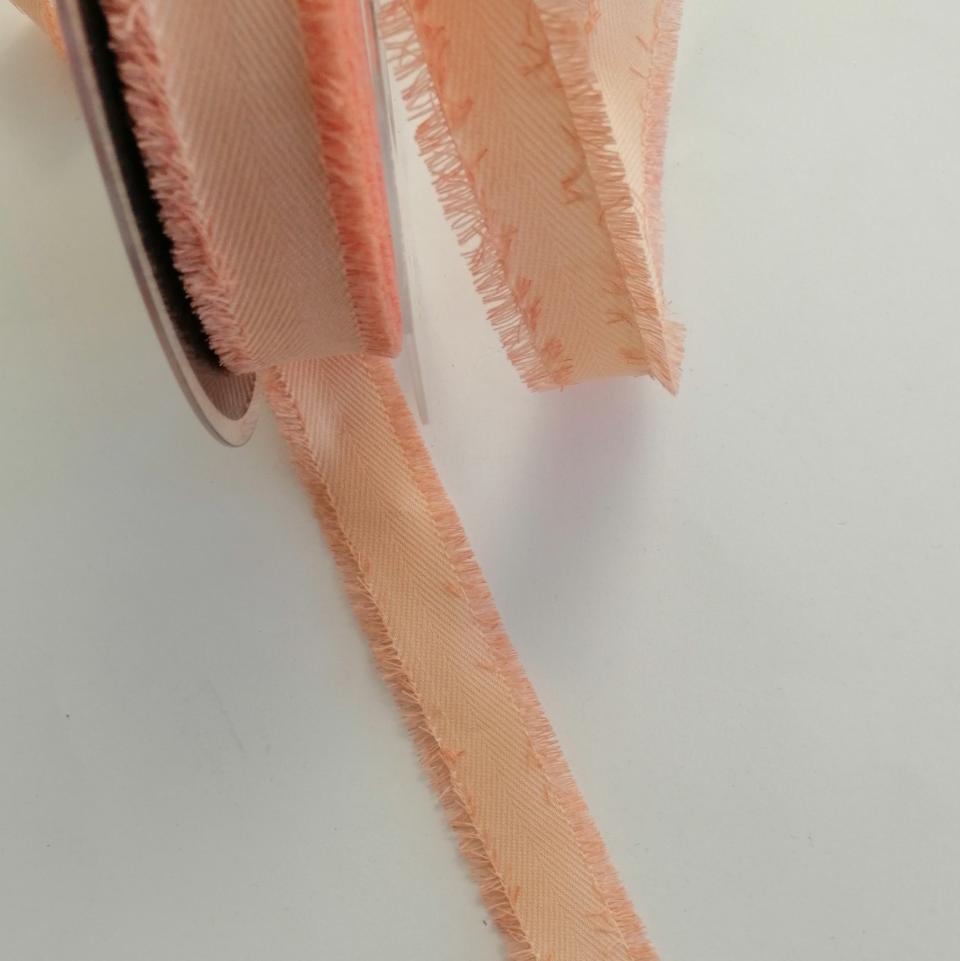 nastro colore albicocca sfrangiato lateralmente Goldina 25mm x 1 mt