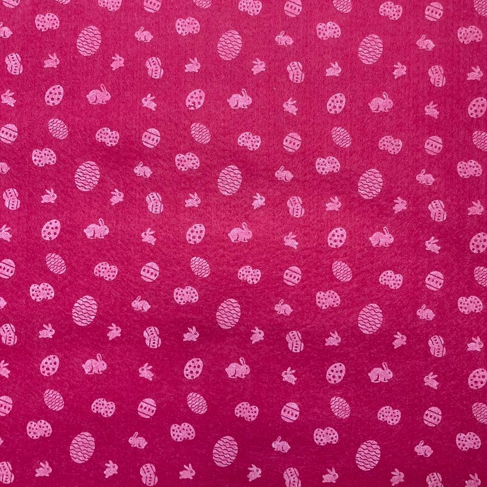 pannolenci stampato fucsia con piccoli decori di uova e conigli stafil 30 x 40 cm