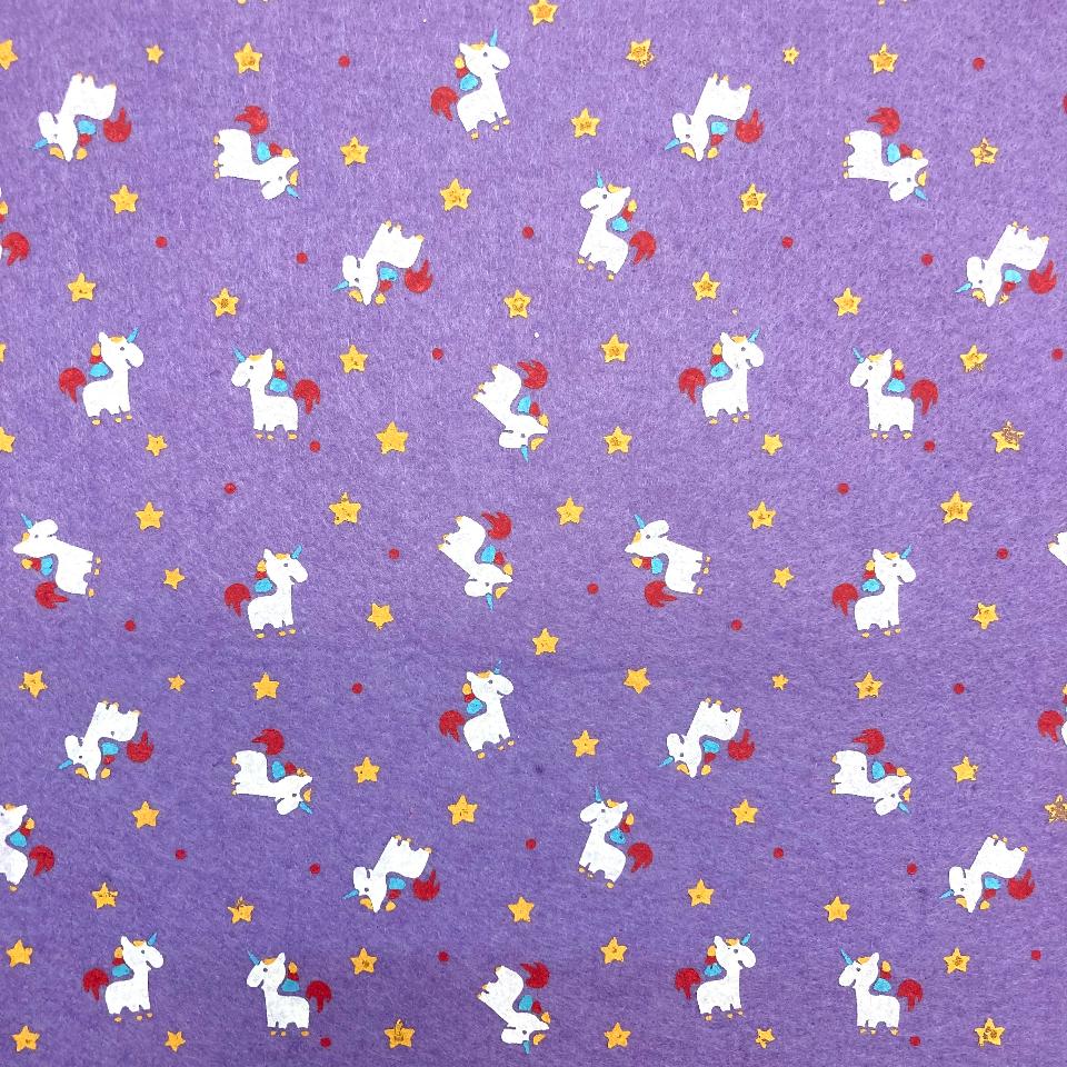 pannolenci stampato viola con unicorni bianchi stafil 30 x 40 cm