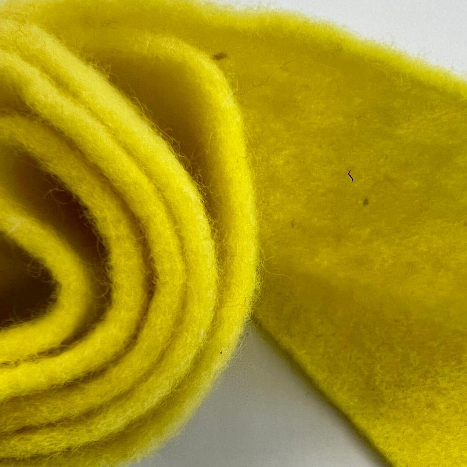 Fascia di feltro in lana cotta colore giallo stafil 15cm x 1 mt