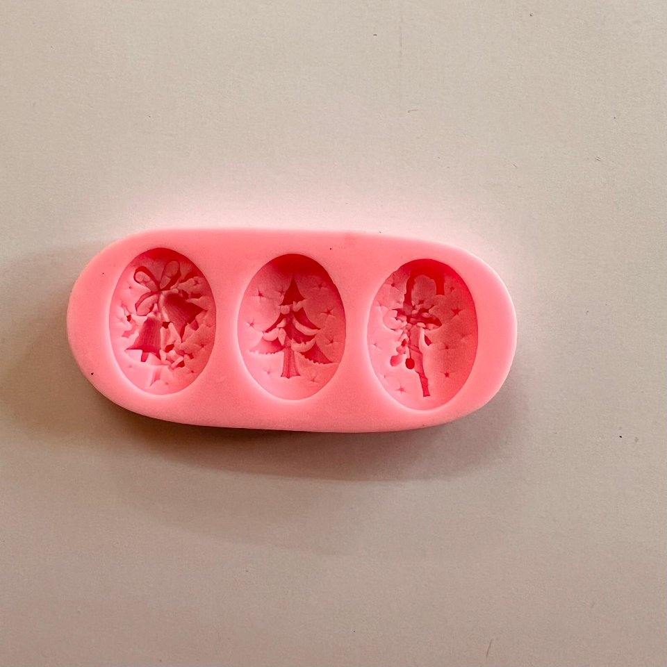 stampo in silicone ovali natalizi (campane, albero e bastoncino) Stafil 3 ovali di diametro 38mm
