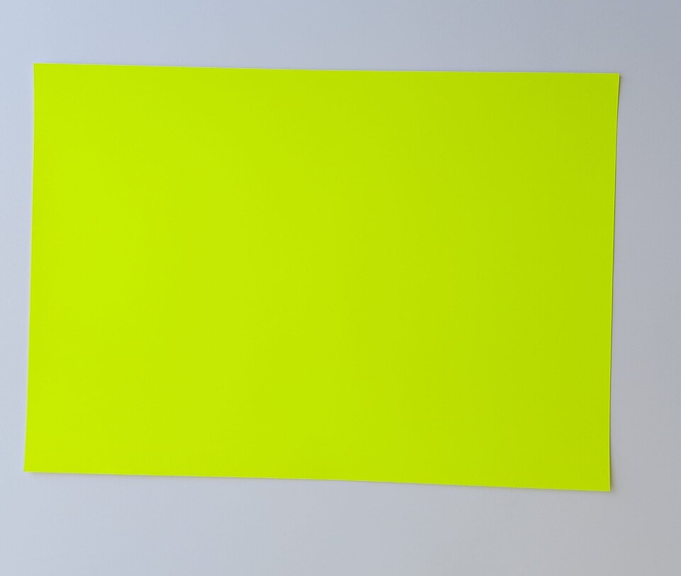 cartoncino giallo fluo  busta da 5 fogli canson 250gr  29,7 x 42