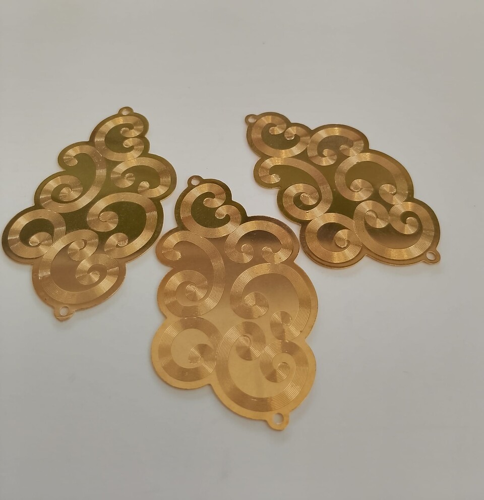 ciondolo 55mm con ghirigori per strass oro menoni busta da 3 pezzi