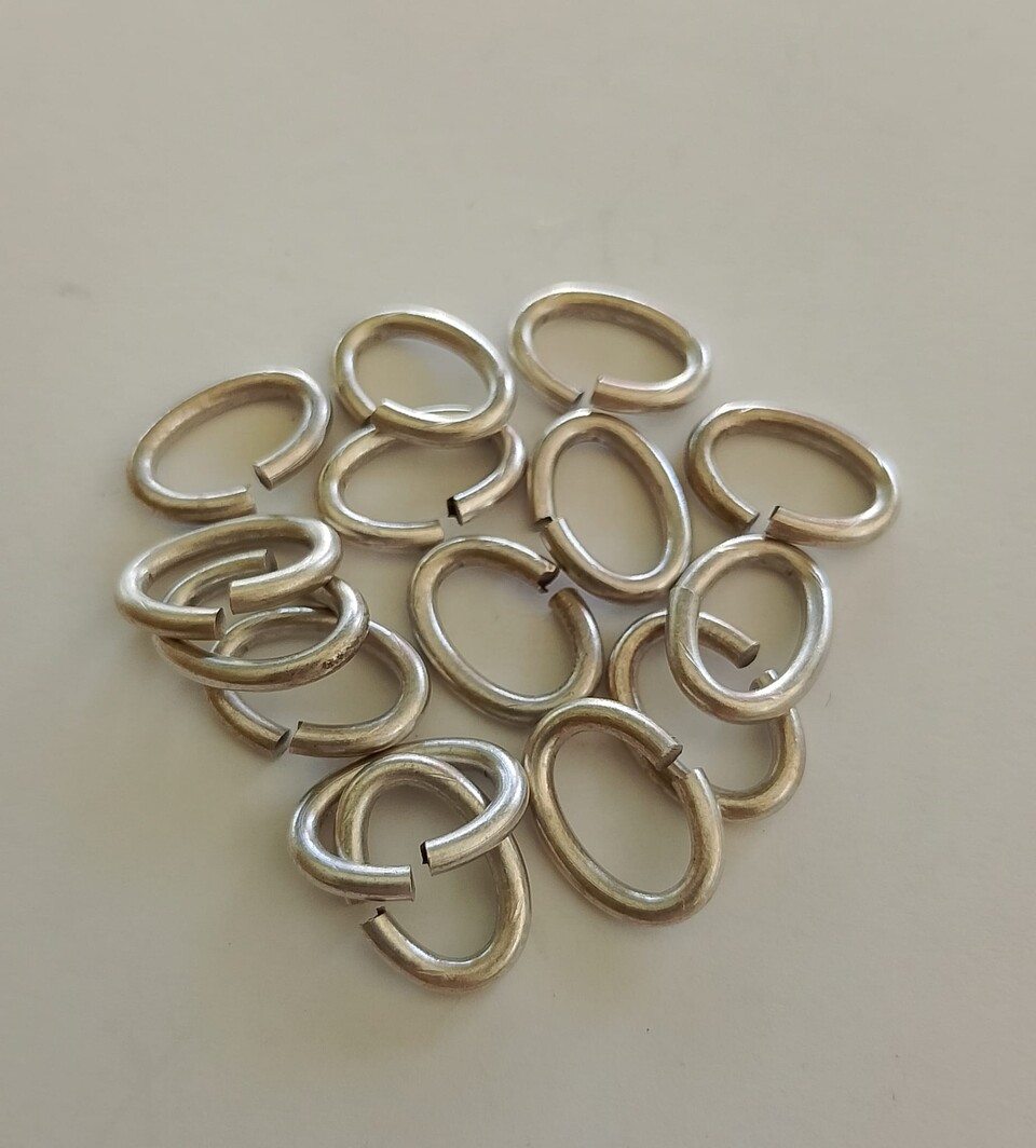 Anellino ovale per brick stitch mm 15 spessore 1 mm colore argento menoni busta da 15 pezzi