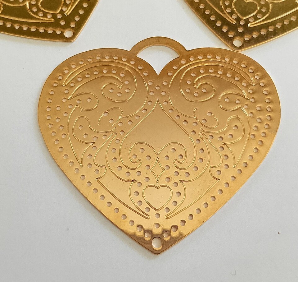 Ciondolo cuore colore oro 50 mm x 42 mm menoni busta da 3 pezzi