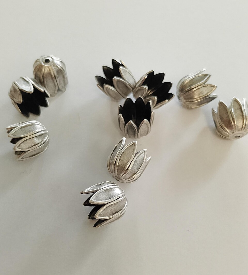 Coppetta forata argento diametro 10mm argento chiaro menoni busta da 10pezzi