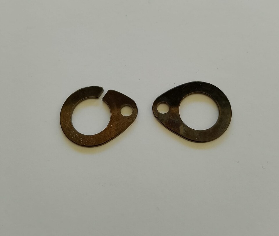 chiusura per collane tonda colore canna di fucile  12 mm x 8mm menoni busta con 3 coppie
