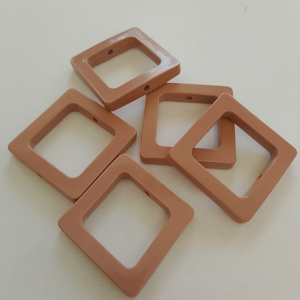 Quadrato in resina beige  38 x 38 mm mabel busta da 5 pezzi