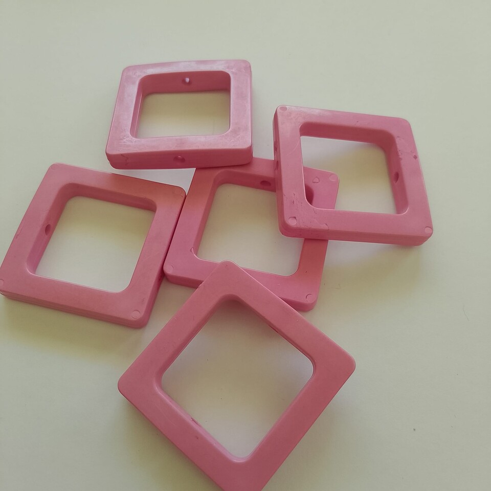 Quadrato in resina rosa 38 x 38 mm mabel busta da 5 pezzi