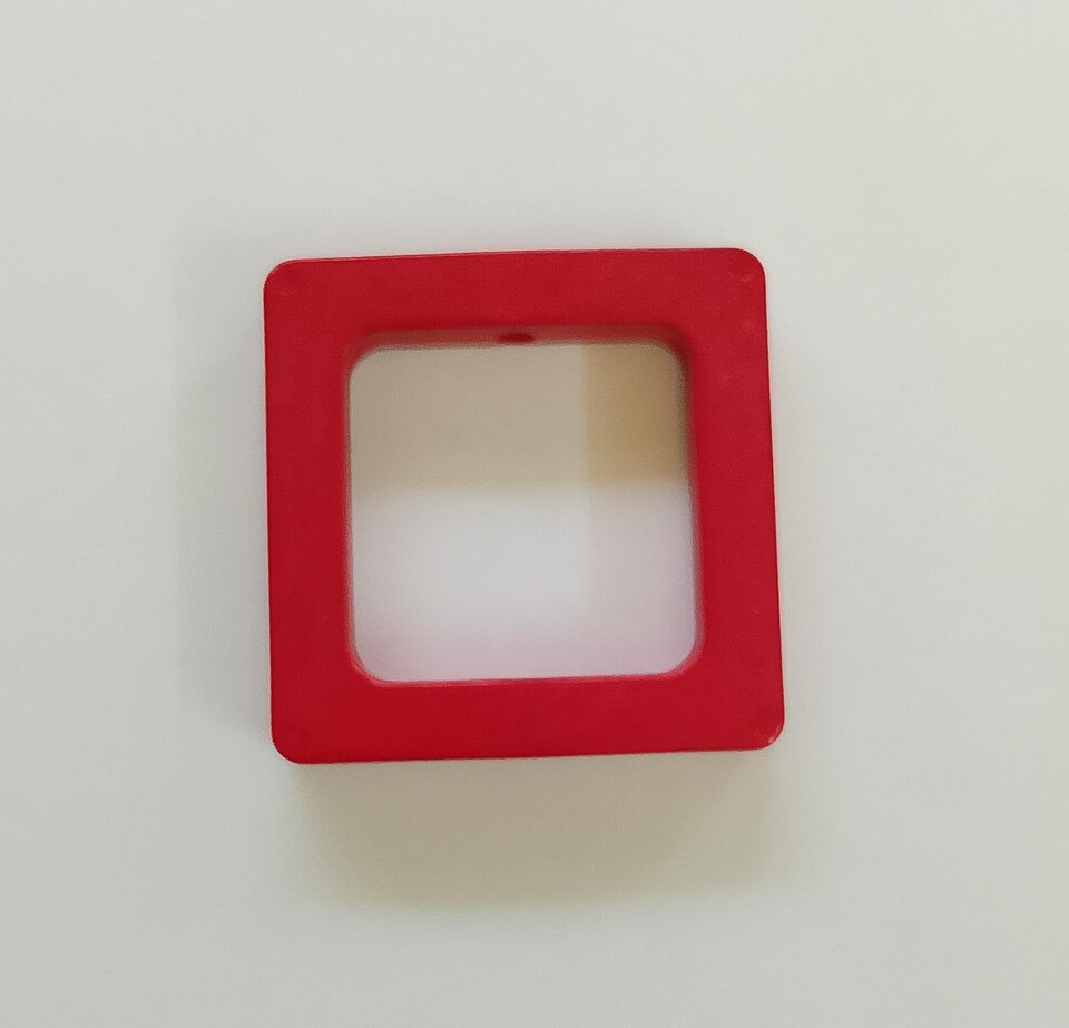 Quadrato in resina rosso  38 x 38 mm mabel busta da 5 pezzi