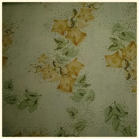 Tessuto americano avorio con fiorellini gialli to.do 50x55cm