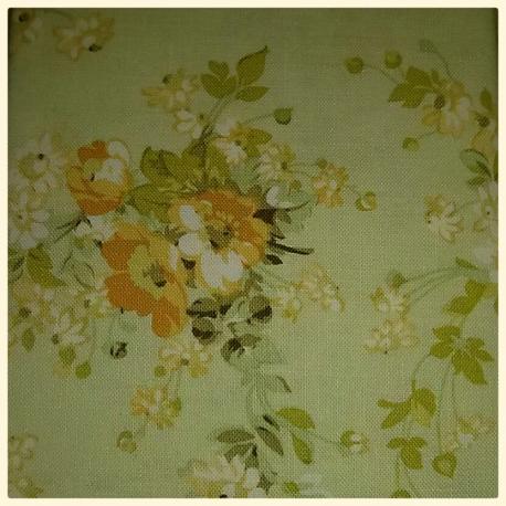 Tessuto americano verdino con fiori to.do 50x55cm