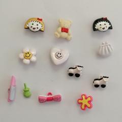 Bottoni decorativi  in resina a forma soggetti per bambini stafil busta da 12 pezzi 2 cm