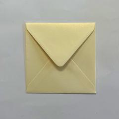 busta da lettera colorata crema  (effetto madreperlato) da 120g Rayher confezione da 5 pezzi  14 x 14 cm