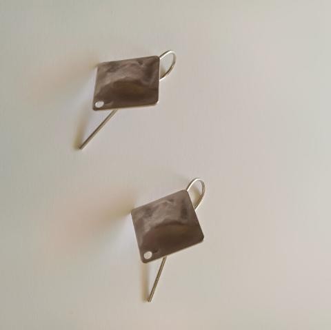 Monachella con rombo colore titanio menoni 12x12mm busta con 1 coppia