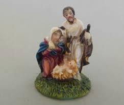 Sacra famiglia per presepe  Marianne hobby H 4.5cm base Diametro 3cm