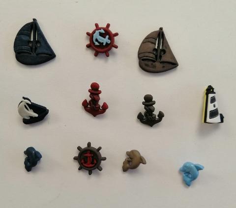 Bottoni decorativi in resina soggetti marini stafil 11 pezzi di 1cm x 2 cm