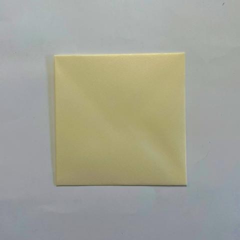 busta da lettera colorata crema  (effetto madreperlato) da 120g Rayher confezione da 5 pezzi  14 x 14 cm
