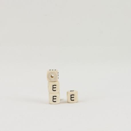 cubo lettera E in legno arti e grafica 1 cm