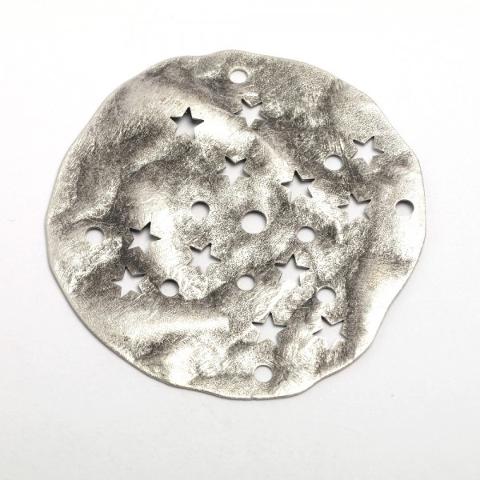 Ciondolo disco martellato con decori (2pezz ) menoni argento antico