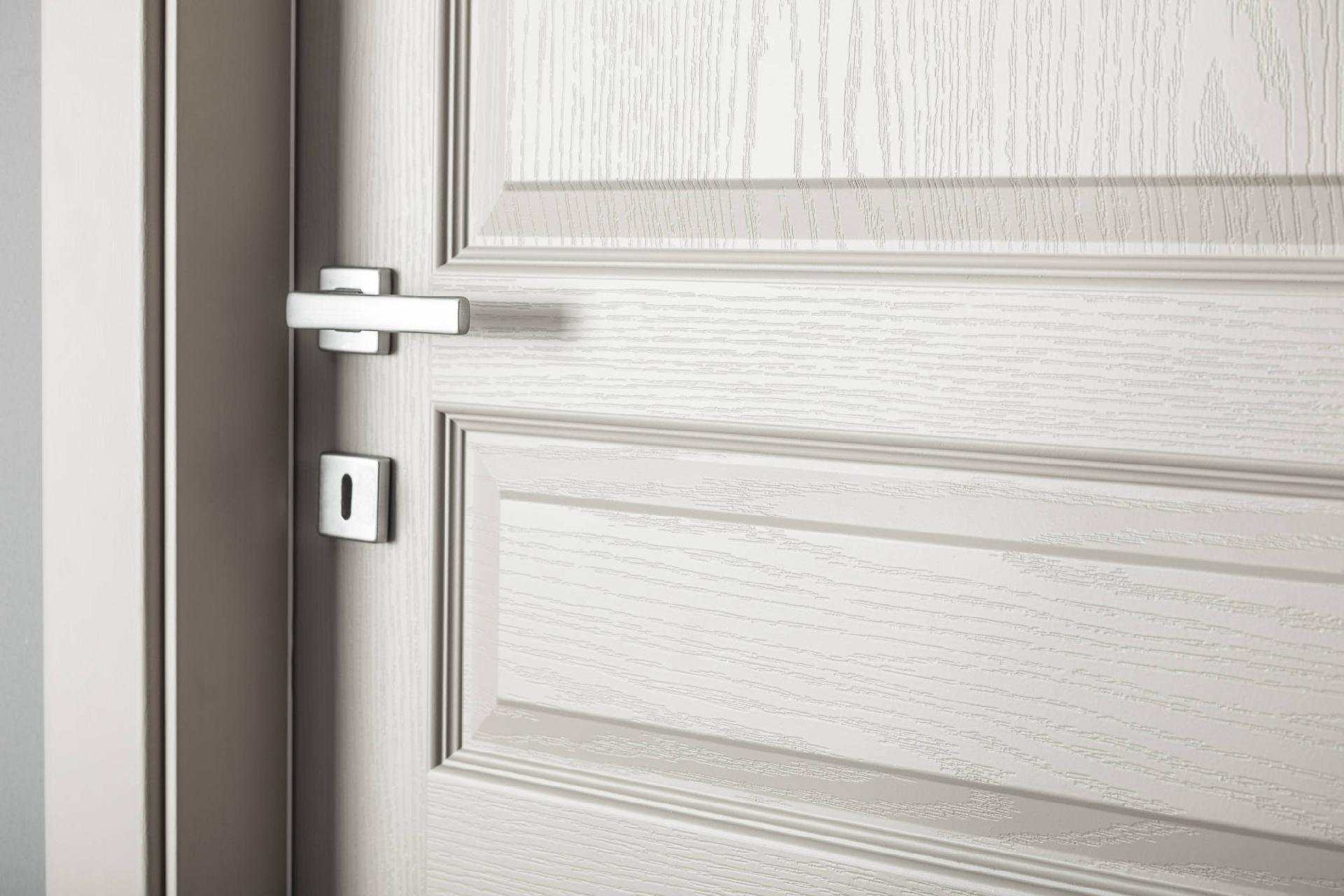 PORTE LACCATE IMIC - MOD. SHAPE 900S - ANTA CON DISEGNO E SUPERFICE EFFETTO LEGNO RICAVATI
