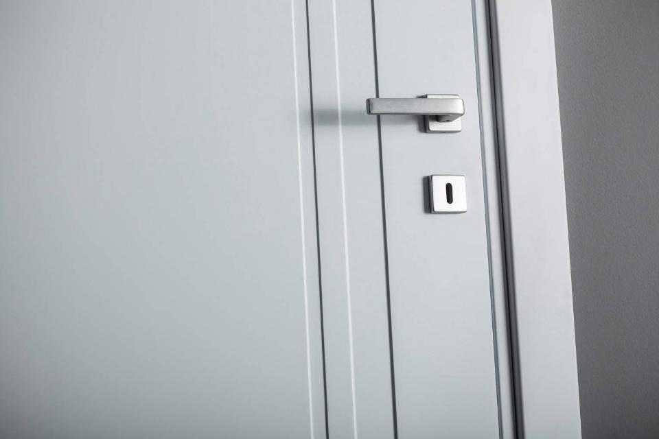 PORTE LACCATE IMIC - MOD. SEVENTY 210 P CON ANTA TAMBURATA PANTOGRAFATA  LINEE VERTICALI