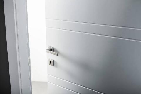 PORTE LACCATE IMIC - MOD. LINE 140L  CON ANTA TAMBURATA CON INCISIONI