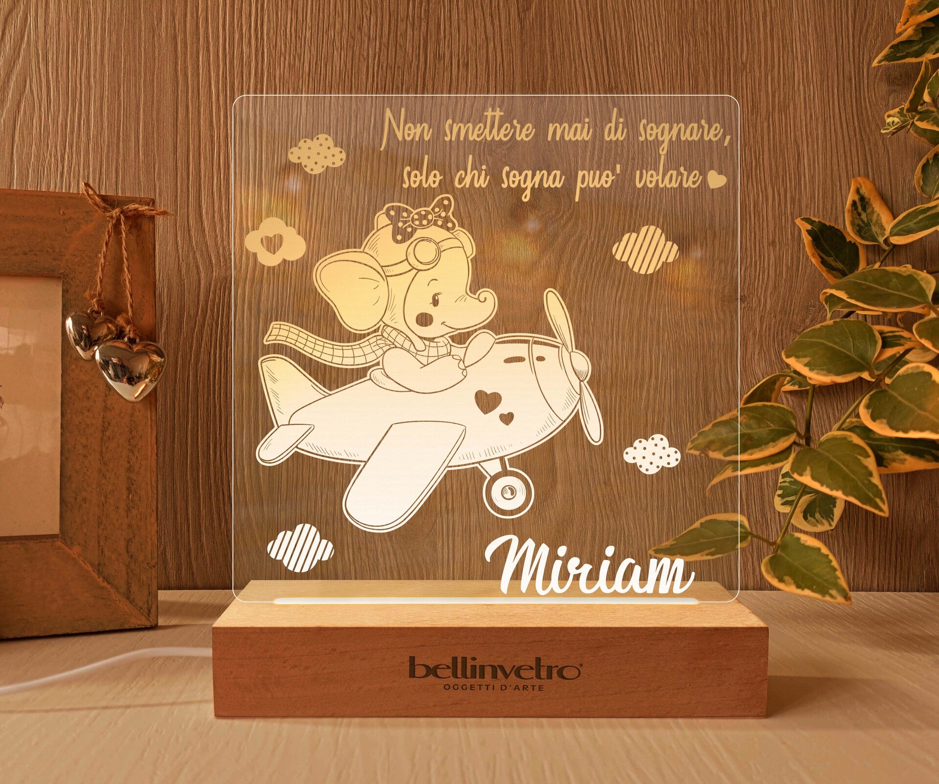 Lampada LED in plexiglass | NIGHT LIGHT | elefantino con aeroplano con base in legno BELLINVETRO VR 390