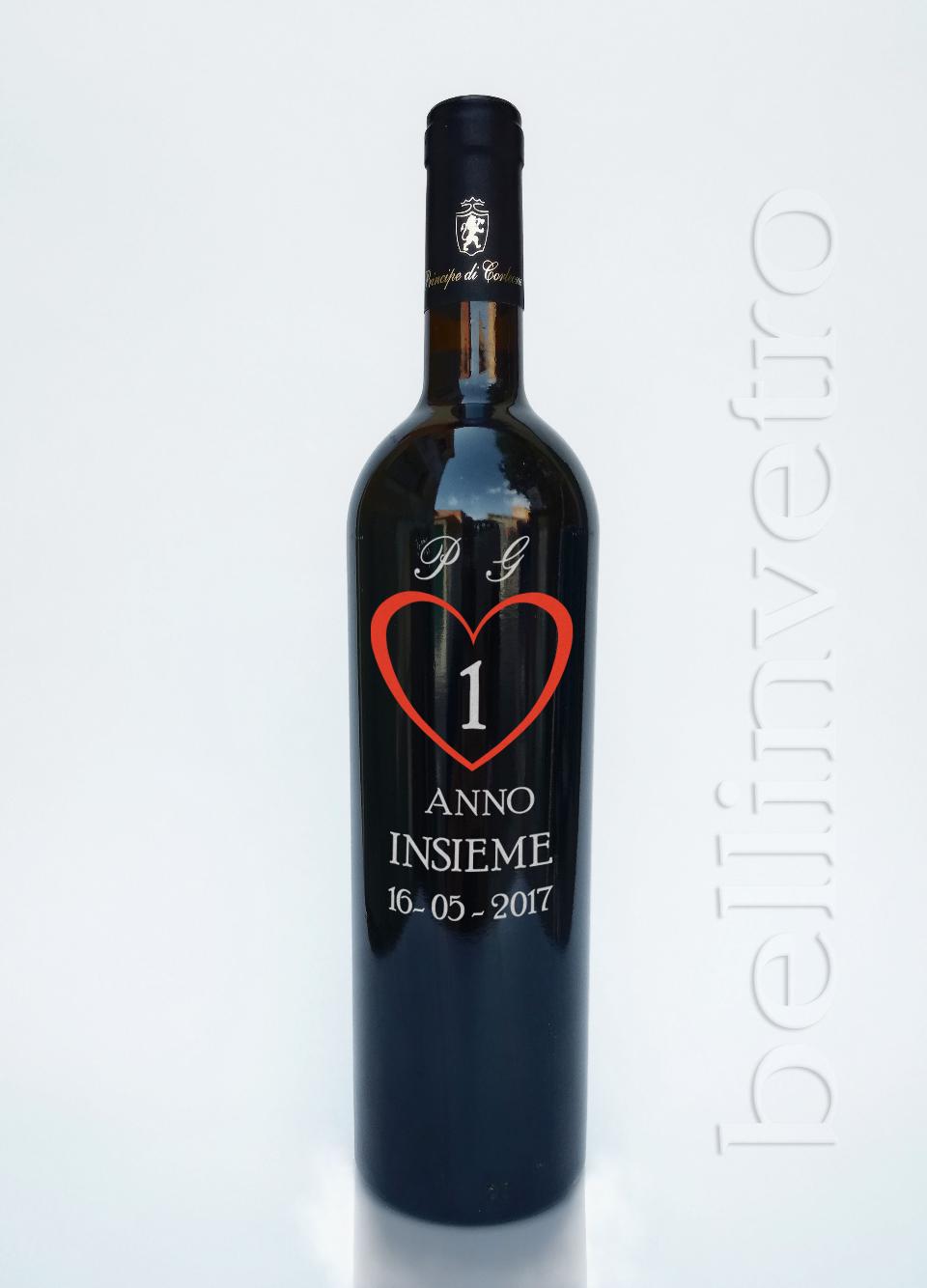 Bottiglia incisa e dipinta  a mano 1 anniversario VINO CANTINE PAOLINI 93