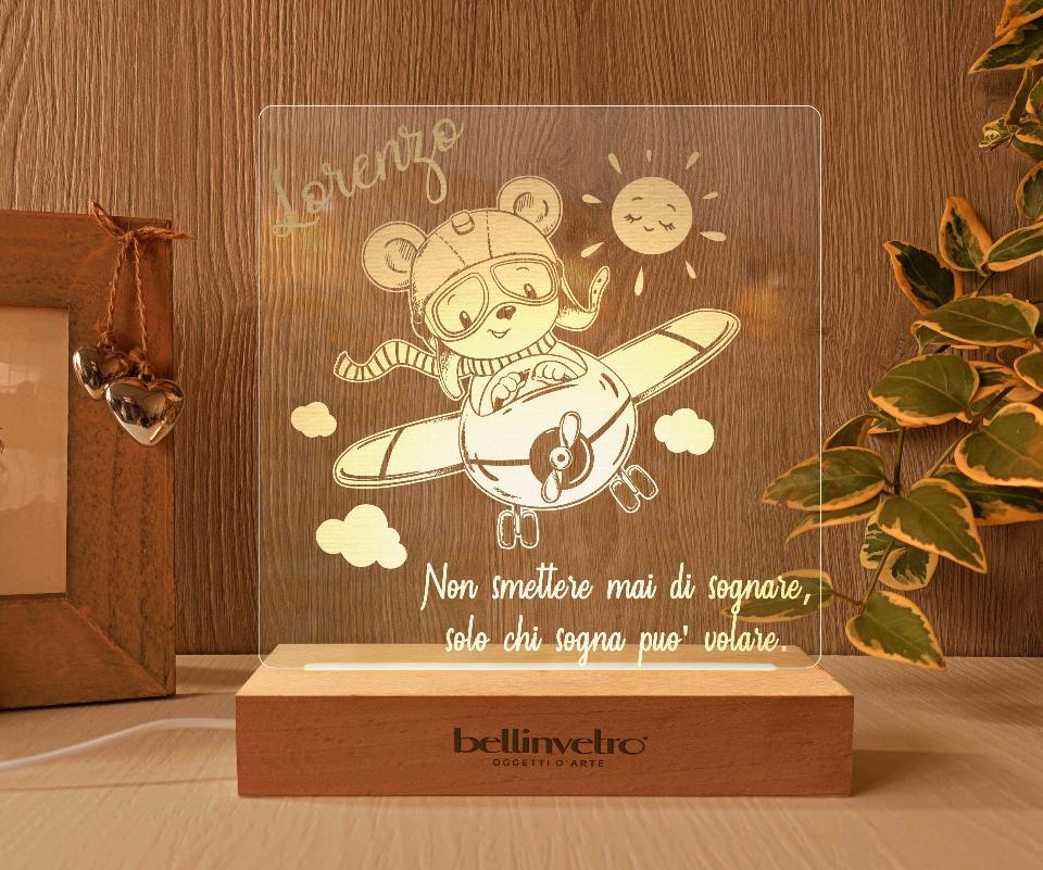 Lampada LED in plexiglass | NIGHT LIGHT | orsetto e aeroplano con base in legno BELLINVETRO VR 394