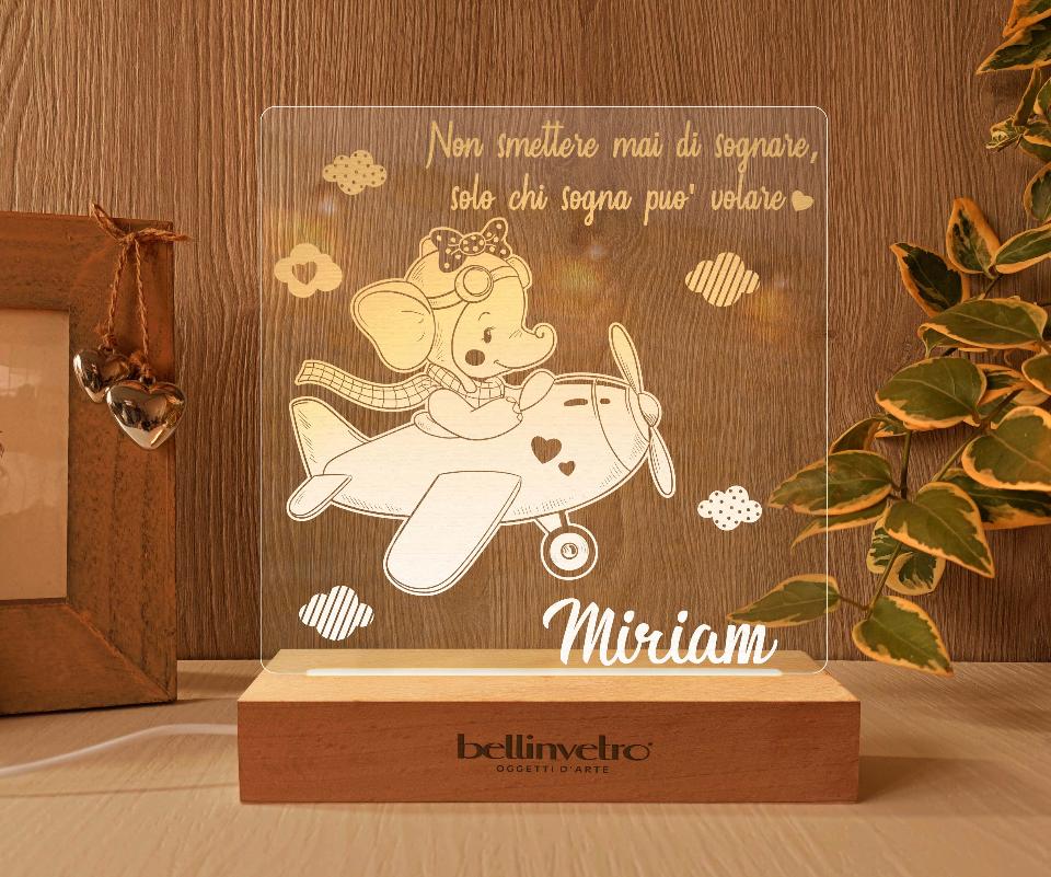 Lampada LED in plexiglass | NIGHT LIGHT | elefantino con aeroplano con base in legno BELLINVETRO VR 390