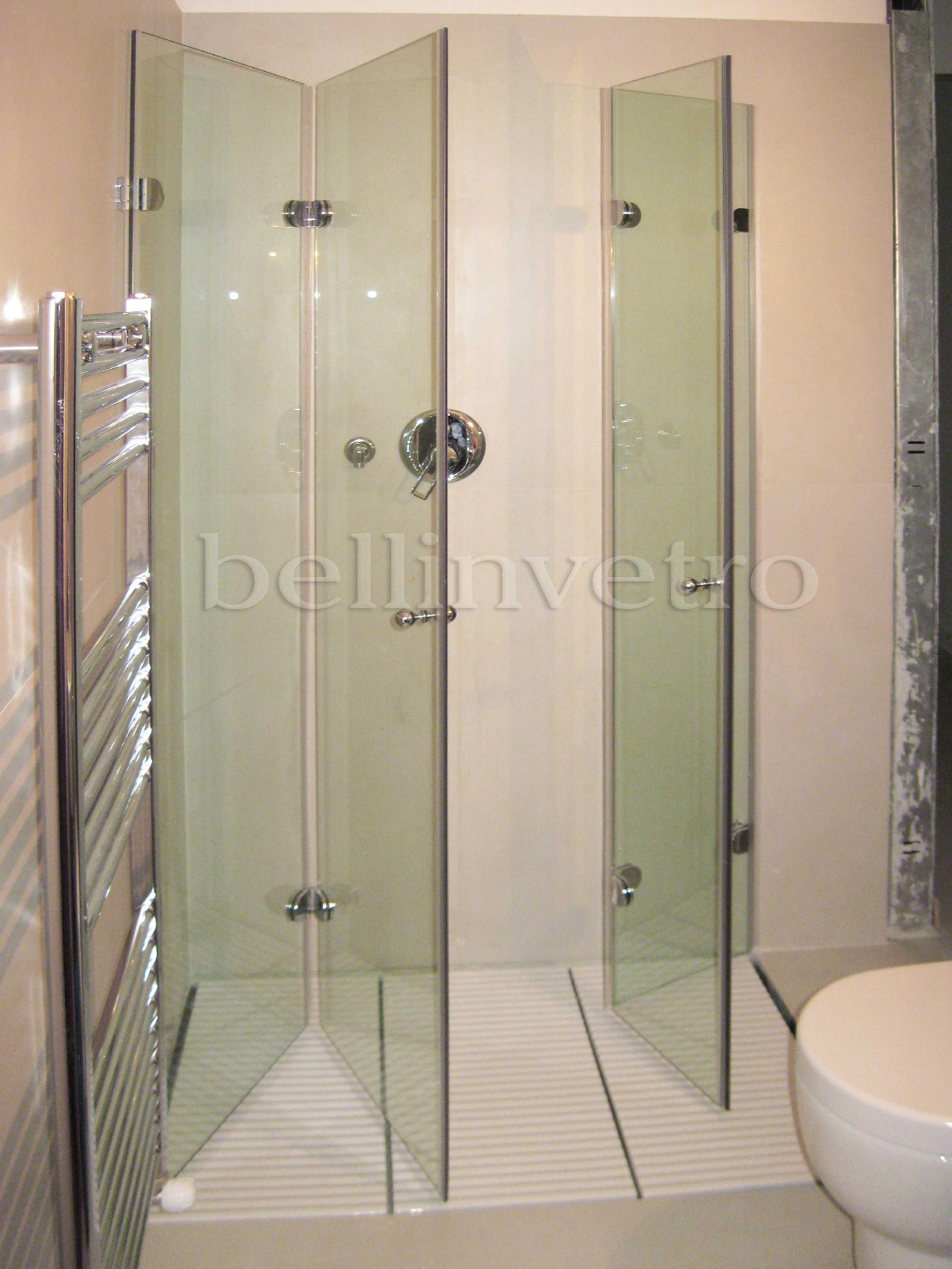 box doccia in vetro temperato provvisto di accessori  BELLINVETRO 30