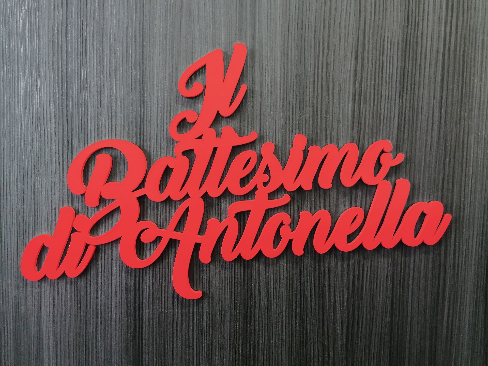 Scritte e nomi personalizzati in legno laccato o laminato su due/tre righe BELLINVETRO VR 158