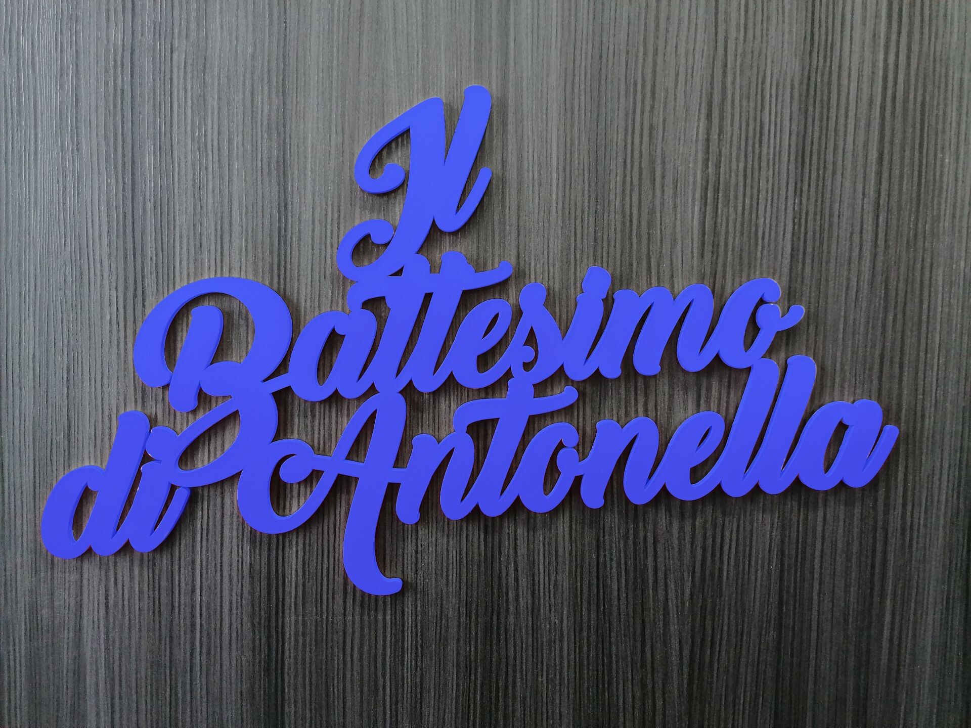 Scritte e nomi personalizzati in legno laccato o laminato su due/tre righe BELLINVETRO VR 158