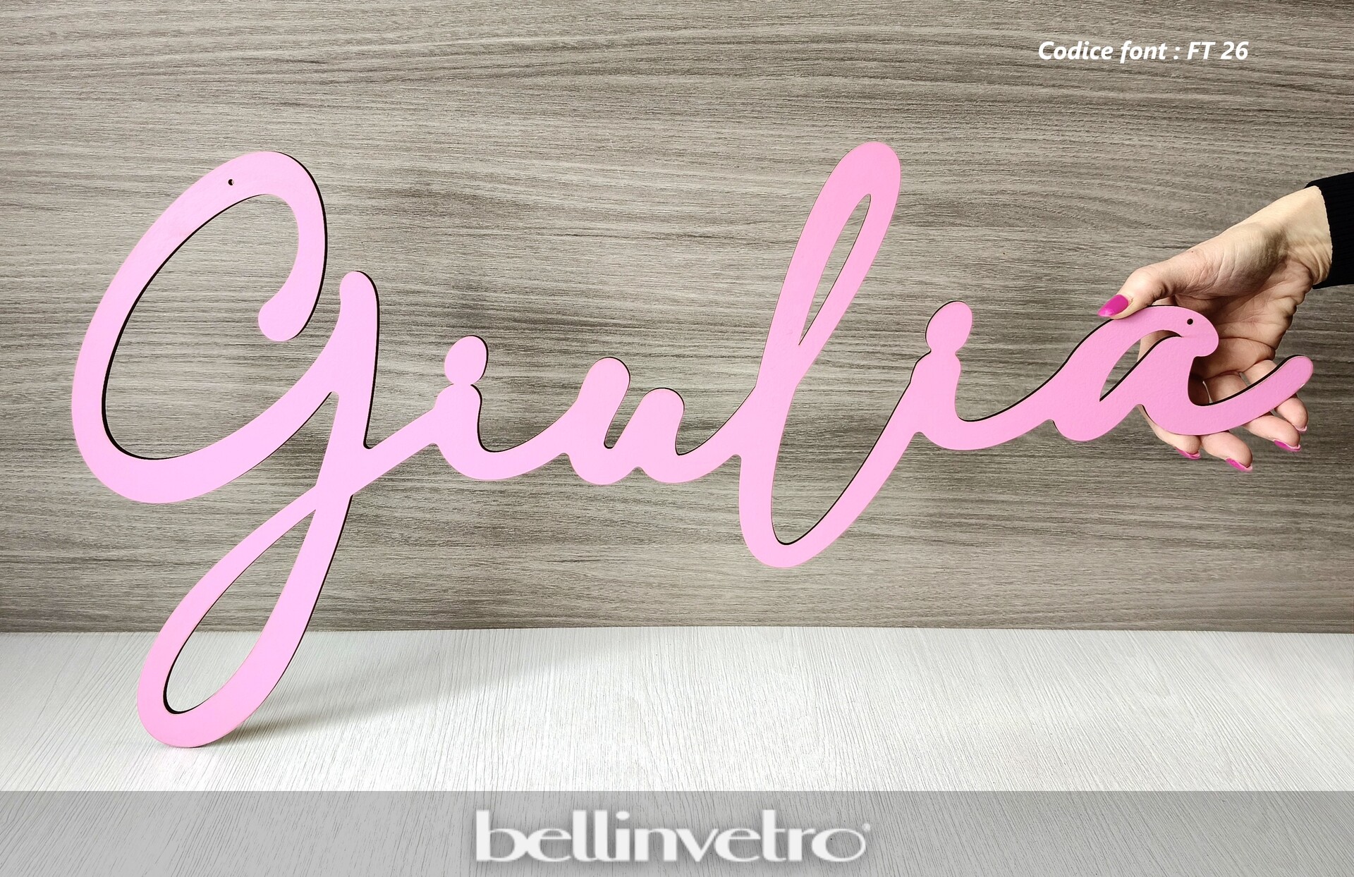 Scritte e nomi personalizzati in legno laccato o laminato su una riga BELLINVETRO VR 158