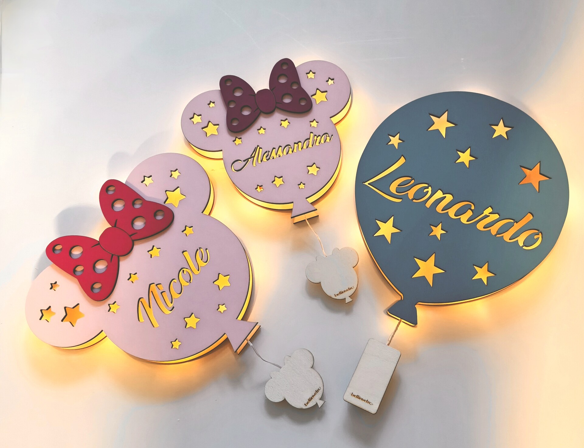 Lampada Minnie a parete in legno con nome personalizzato BELLINVETRO VR 1427