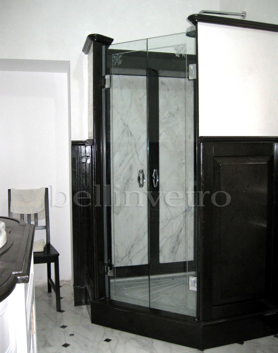 Box doccia in vetro temperato provvisto di accessori  BELLINVETRO 28