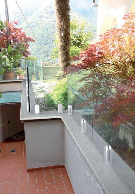 Parapetto in vetro stratificato temperato provvisto di accessori  BELLINVETRO 24
