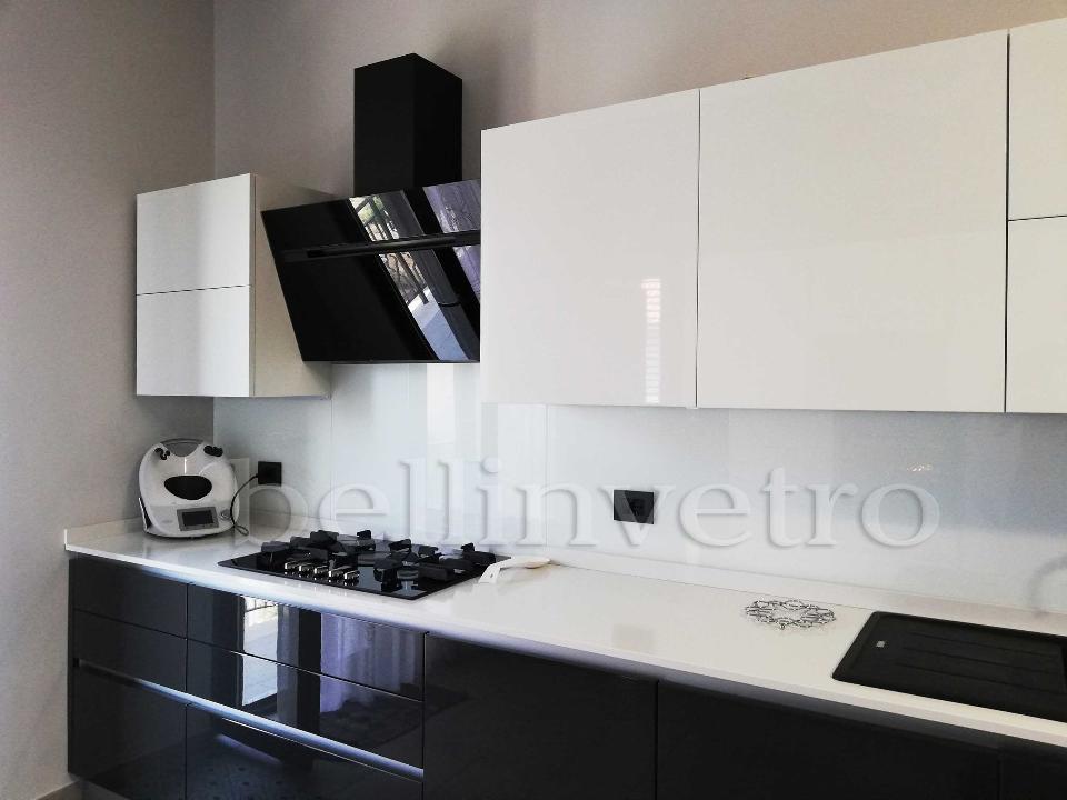 paraschizzi cucina in vetro laccato 5 mm trasparente extrachiaro temperato BELLINVETRO