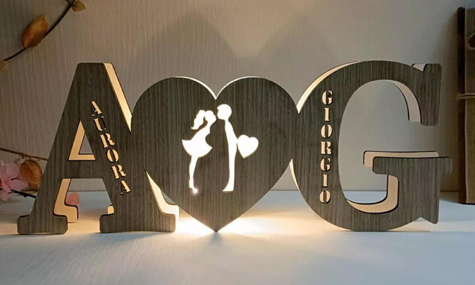 Lampada con iniziali con cuore san valentino nomi, data e dedica BELLINVETRO VR 410