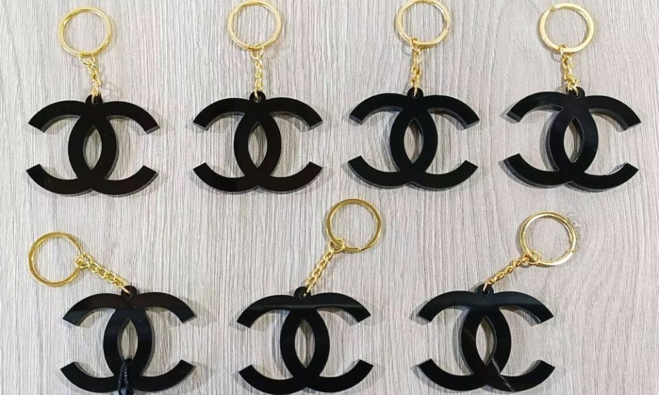 Logo chanel plexiglass calamita o portachiave BELLINVETRO VR 431