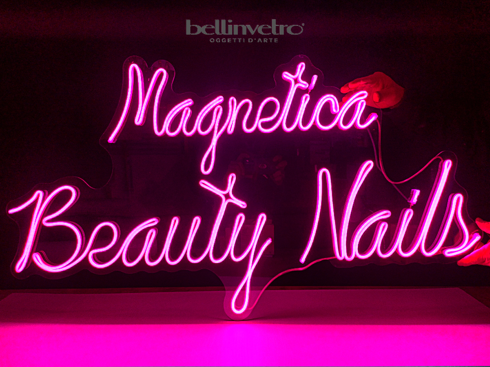 Insegna a neon led Magnetica Beauty Nails- loghi aziendali BELLINVETRO VR 371