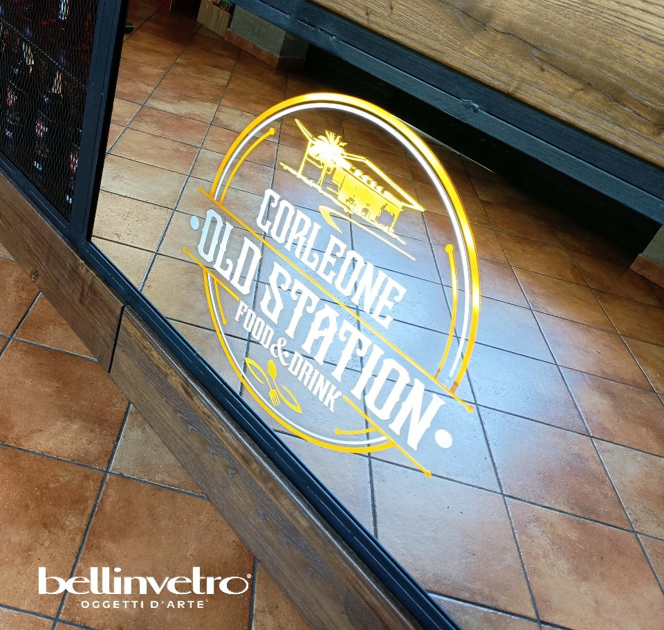 SPECCHIO CON LOGO PERSONALIZZABILE Incisione BELLINVETRO