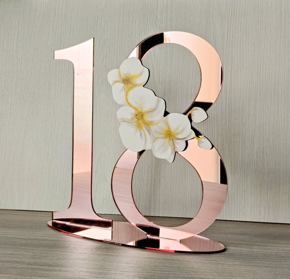 Numero personalizzabile in plexiglass specchiato con decoro floreale BELLINVETRO VR 422