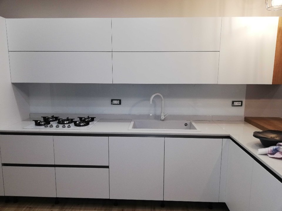 Paraschizzi cucina in vetro laccato 5 mm trasparente extrachiaro temperato BELLINVETRO