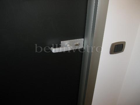 Porta a battente in vetro stratificato nero bellinvetro cod 703